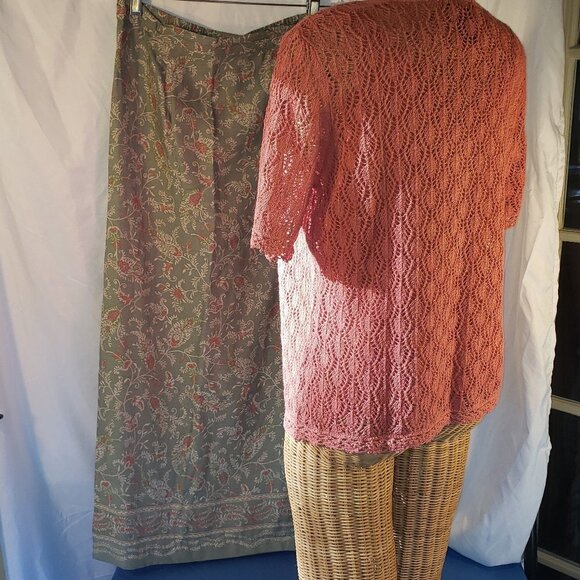 Ladies VAN HEUSEN 3 Piece Wrap Skirt Set w/Knit Tank & Crocheted Sweater - S/M - Picture 3 of 7